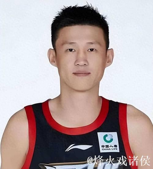 媒体人周鹏：第三节比赛未结束，广厦潜力赛球员已开始热身